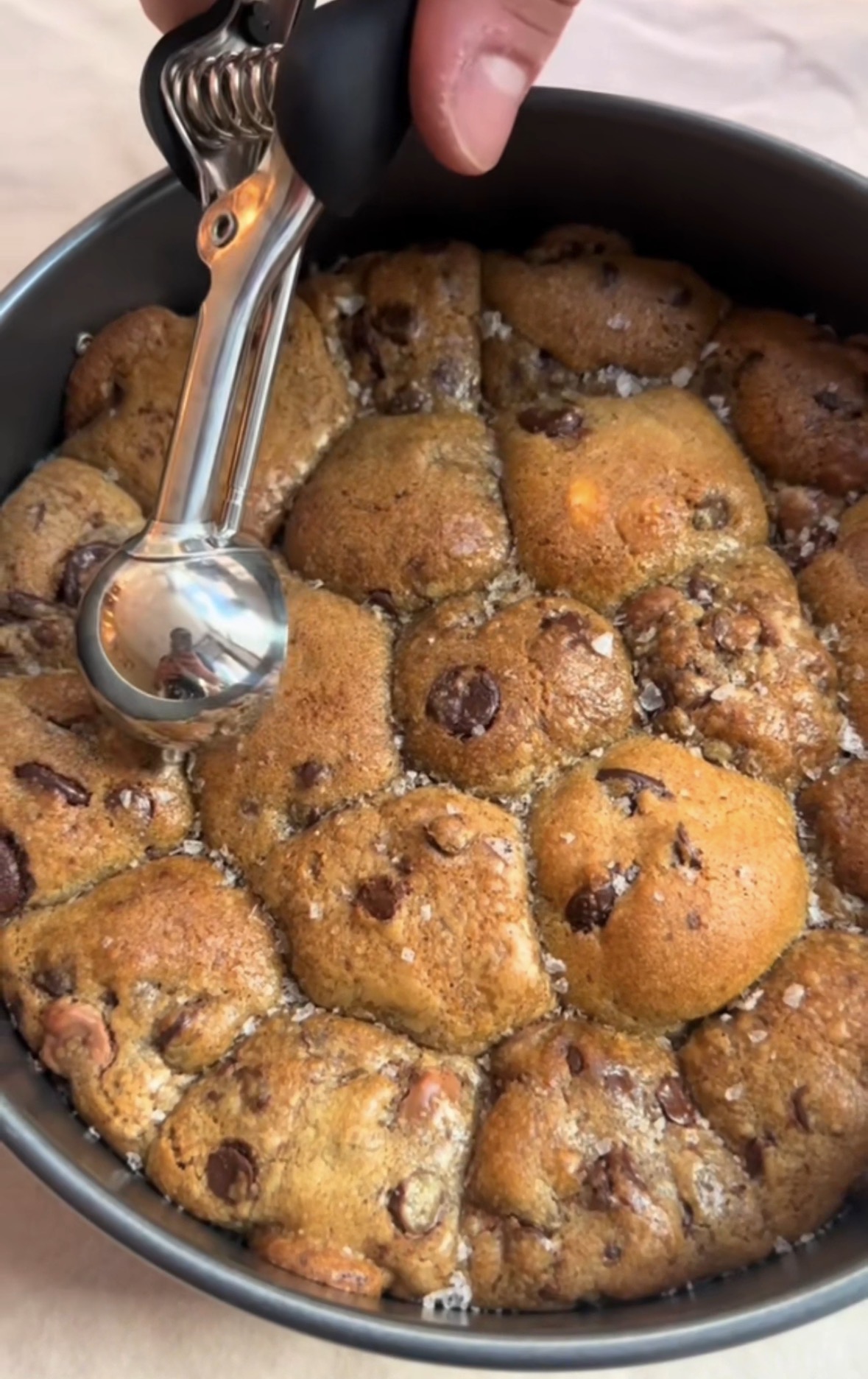 Scoopable Cookie with vanilla ice cream